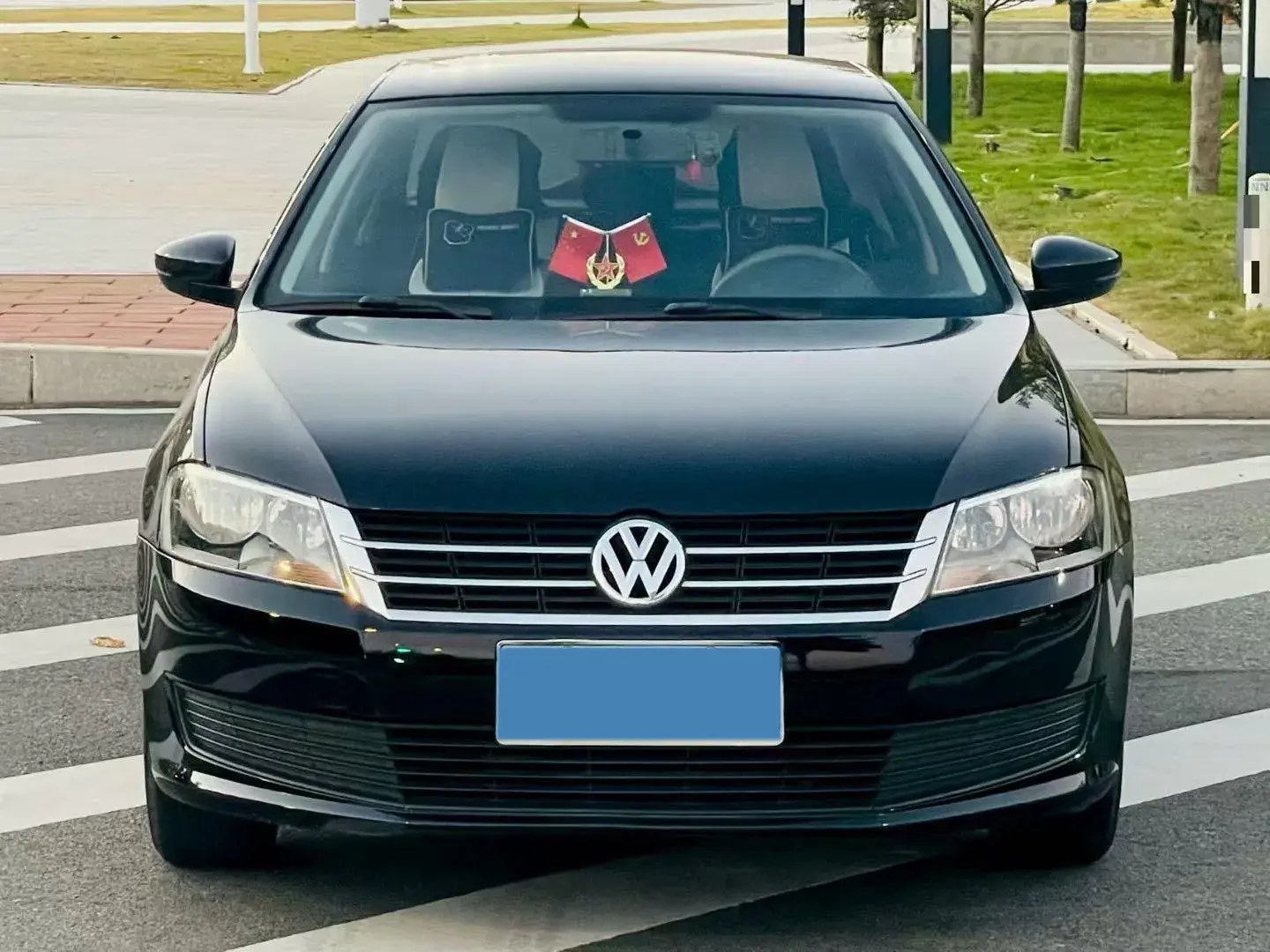 2013 VOLKSWAGEN LAVIDA thumbnail 3