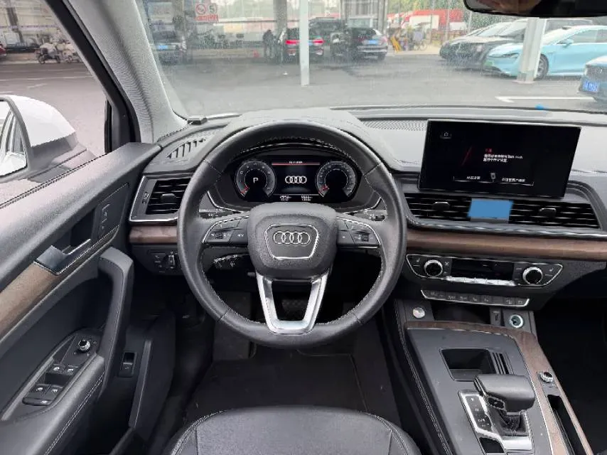 2022 Audi Q5L 2.0T 252HP L4 7DCT,autocango,china used car exporter,china ev exporter,chinese used car exporter,chinese used ev exporter