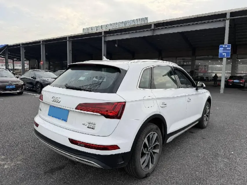 2022 Audi Q5L 2.0T 252HP L4 7DCT,autocango,china used car exporter,china ev exporter,chinese used car exporter,chinese used ev exporter