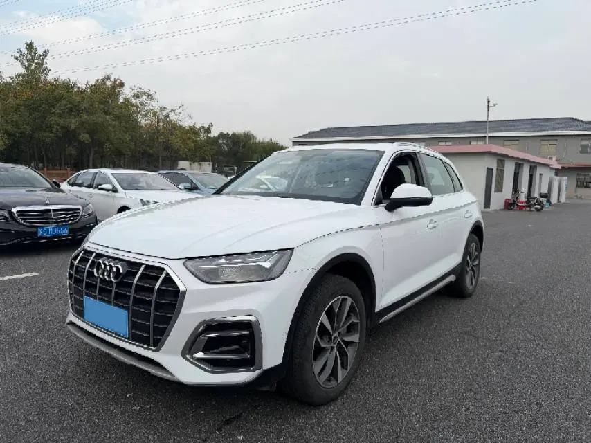 2022 Audi Q5L 2.0T 252HP L4 7DCT,autocango,china used car exporter,china ev exporter,chinese used car exporter,chinese used ev exporter