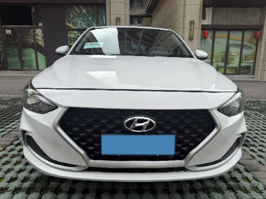 2017 HYUNDAI CELESTA thumbnail 3