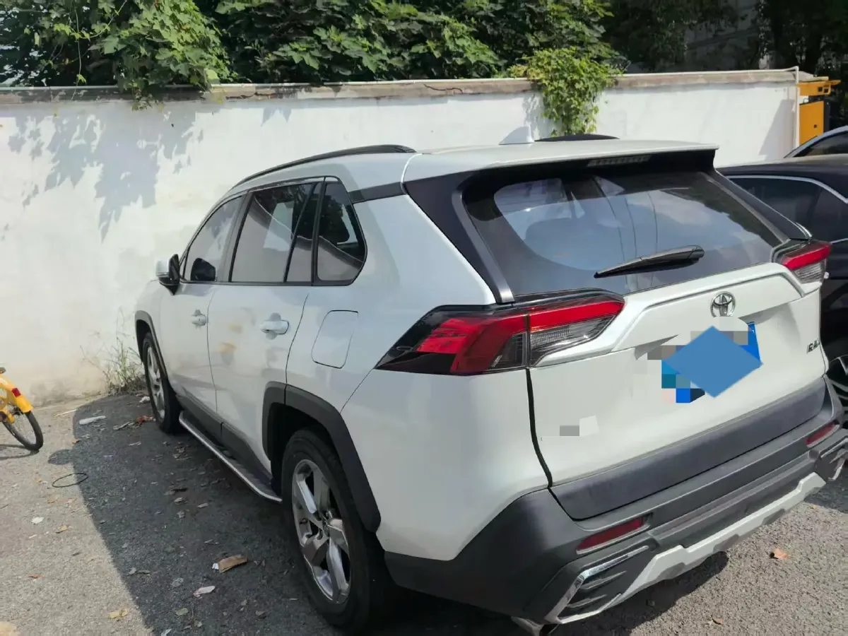 2021 Toyota RAV4 2.0L 171HP L4 CVT,autocango,china used car exporter,china ev exporter,chinese used car exporter,chinese used ev exporter