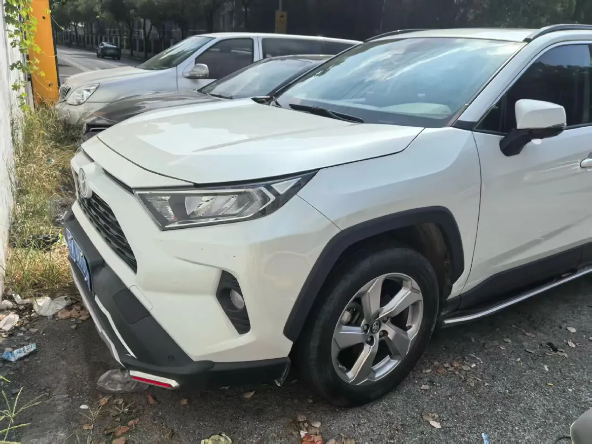 2021 Toyota RAV4 2.0L 171HP L4 CVT,autocango,china used car exporter,china ev exporter,chinese used car exporter,chinese used ev exporter
