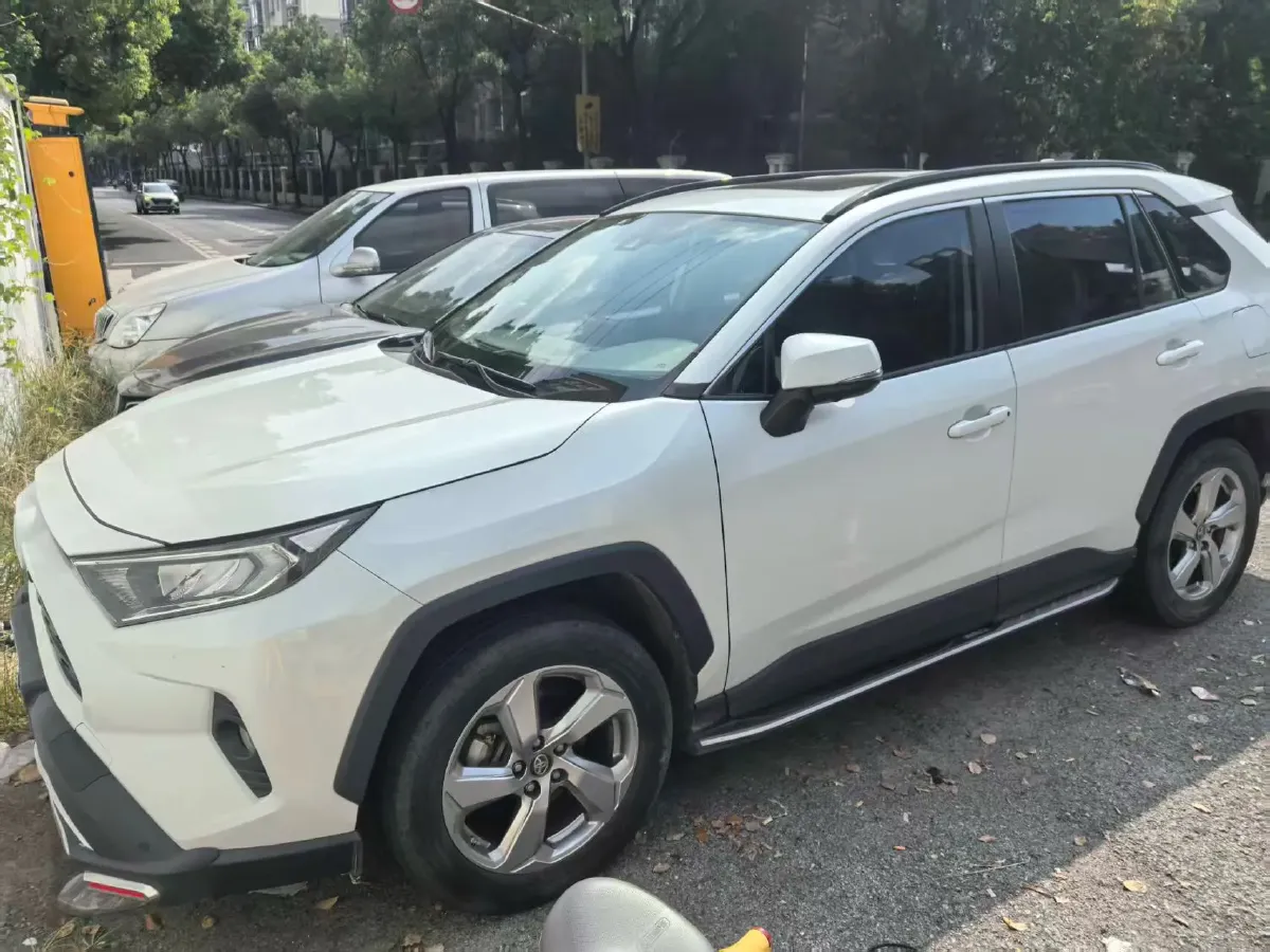 2021 Toyota RAV4 2.0L 171HP L4 CVT,autocango,china used car exporter,china ev exporter,chinese used car exporter,chinese used ev exporter