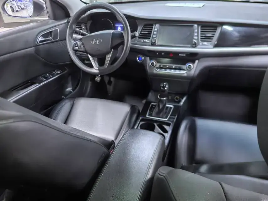 2017 HYUNDAI MISTRA thumbnail 4