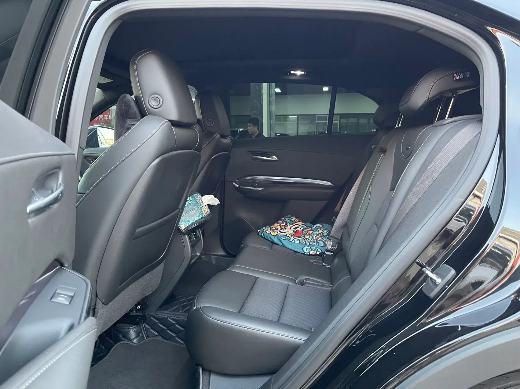 2022 CADILLAC XT4 thumbnail 4