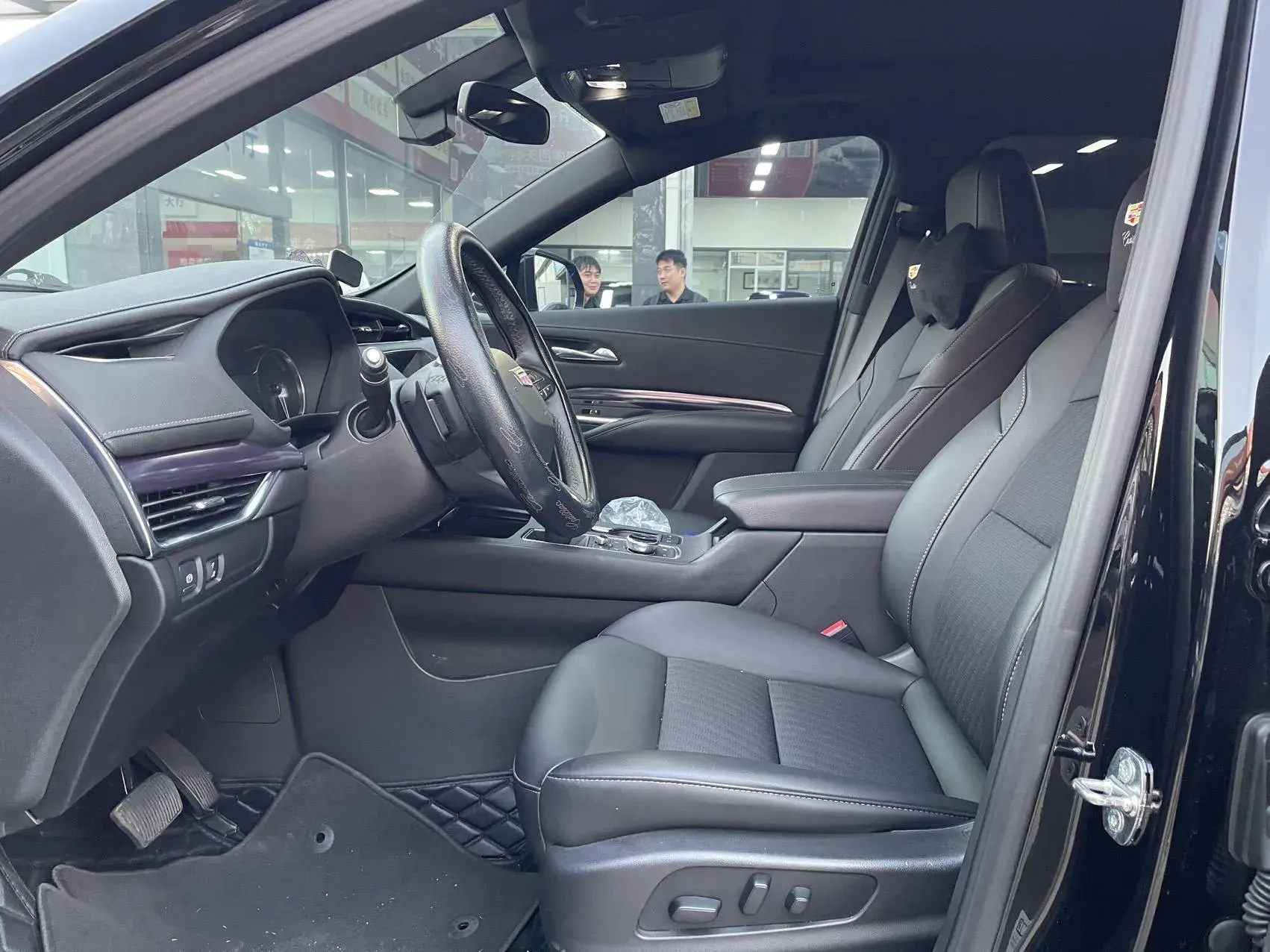 2022 CADILLAC XT4 thumbnail 3