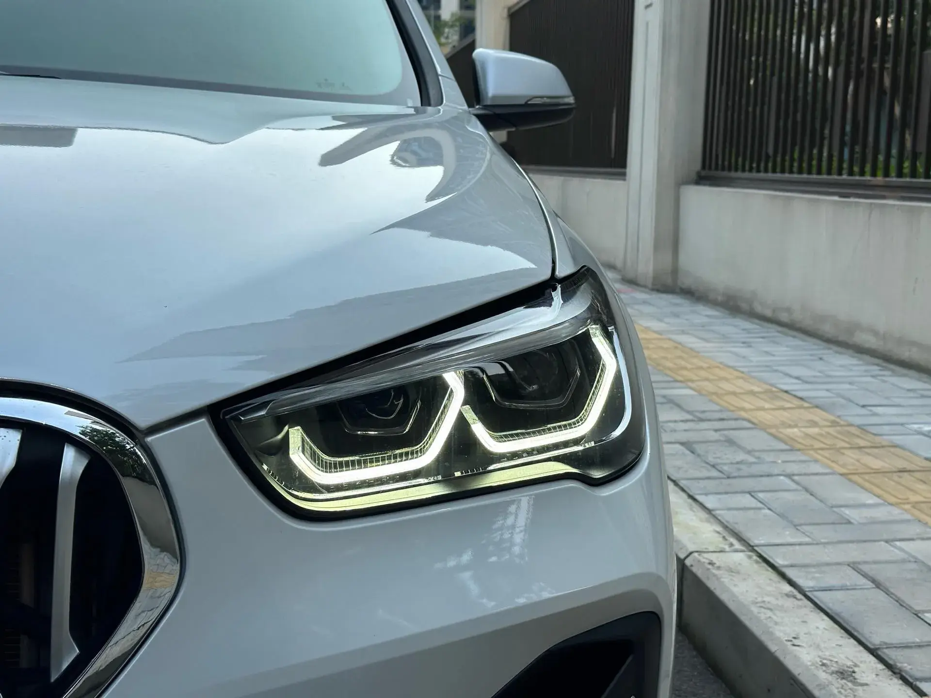 2022 BMW X1 thumbnail 4
