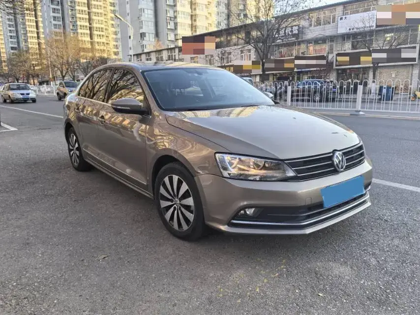 2018 VOLKSWAGEN SAGITAR thumbnail 3