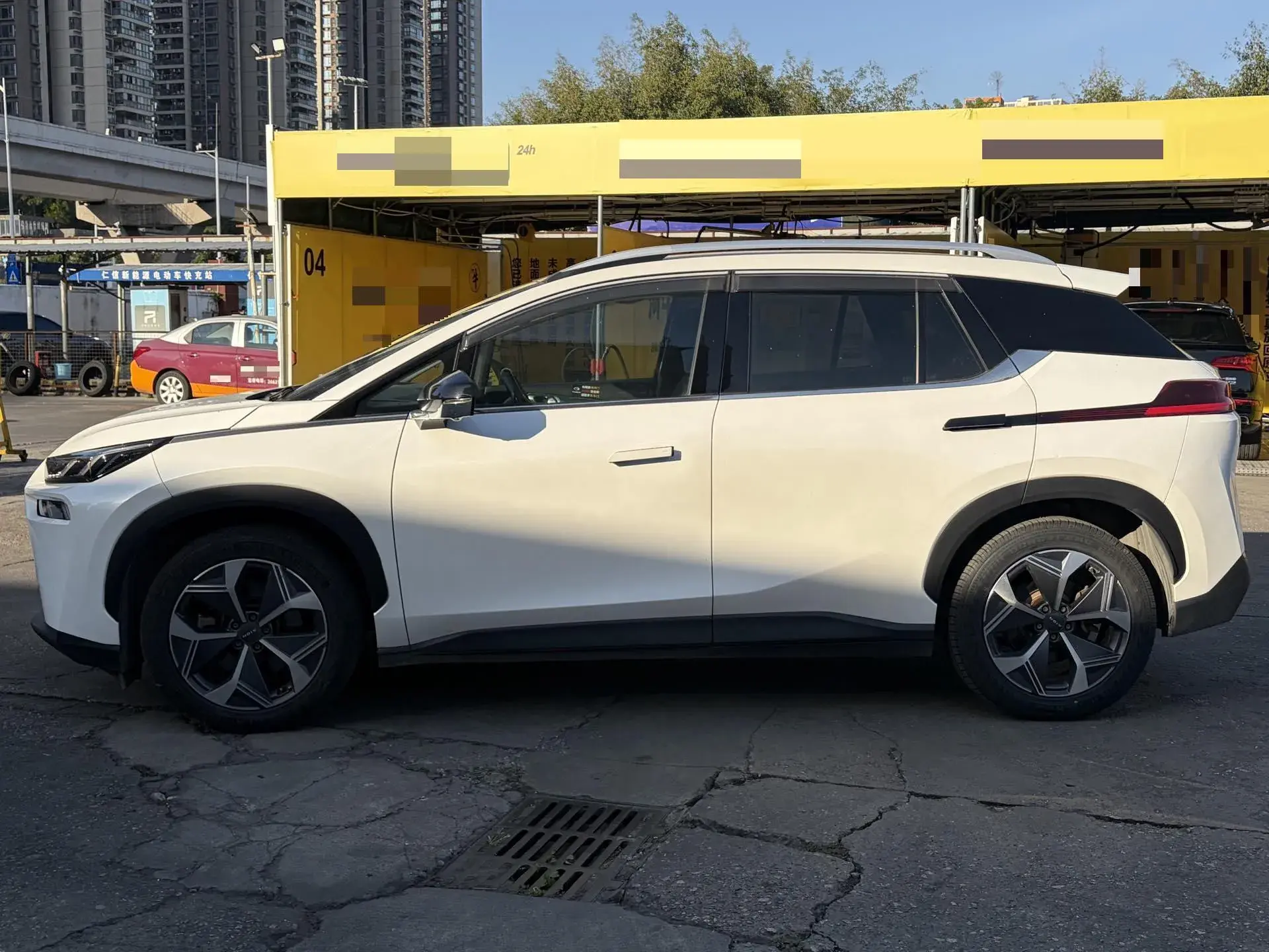 2021 AION V thumbnail 3