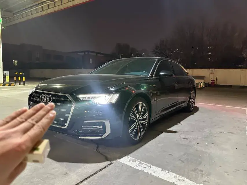 2023 AUDI A6L view 1
