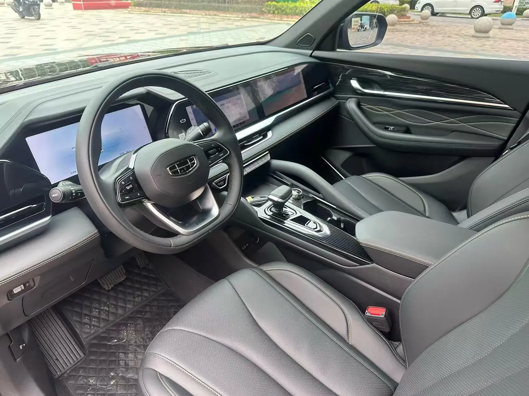 2024 GEELY MONJARO thumbnail 3