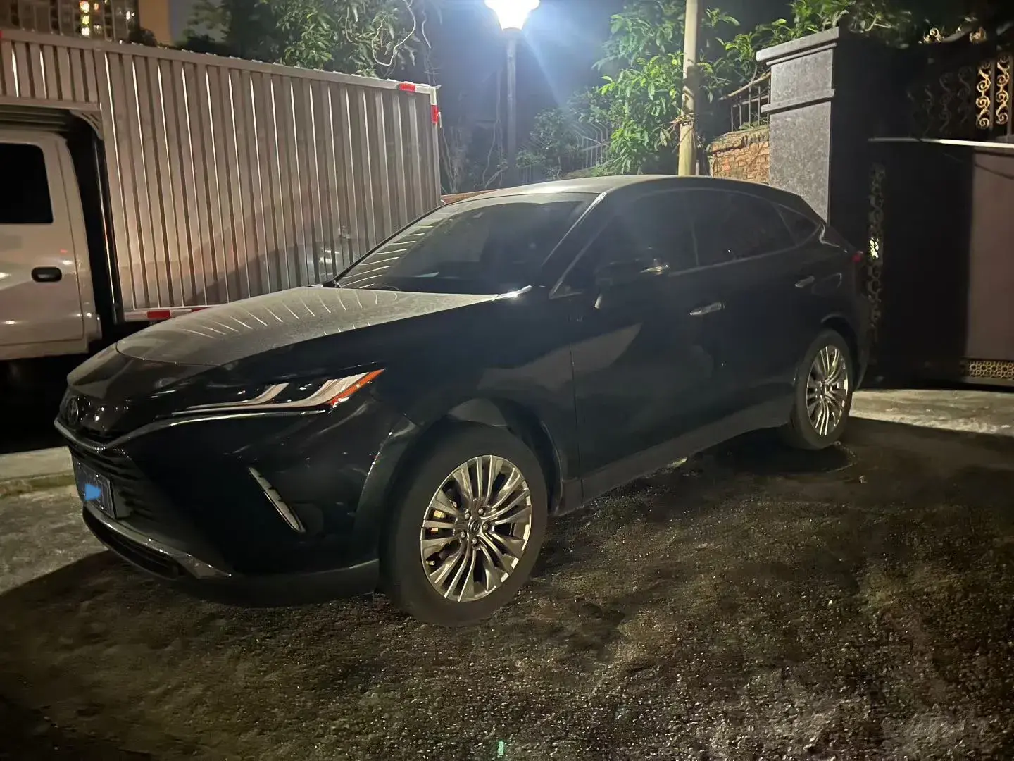 2022 TOYOTA HARRIER view 1