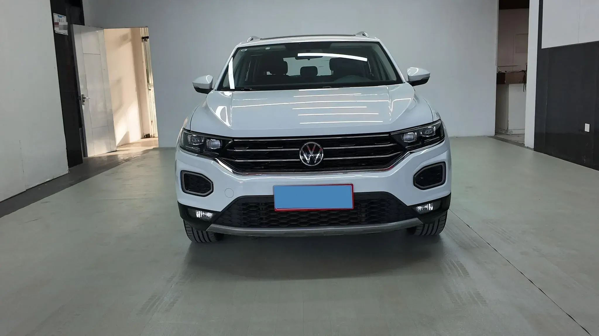 2022 VOLKSWAGEN T-ROC thumbnail 2