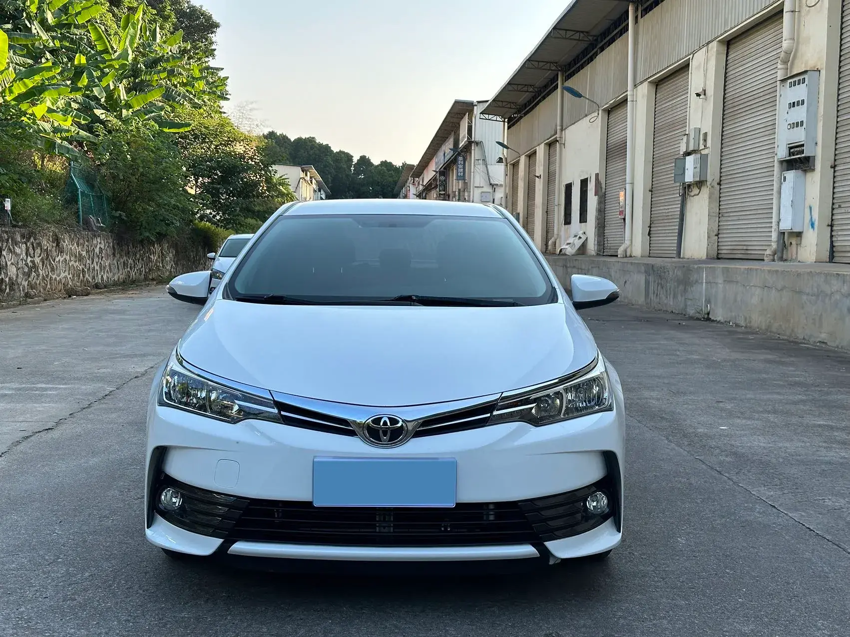 2018 TOYOTA COROLLA thumbnail 2