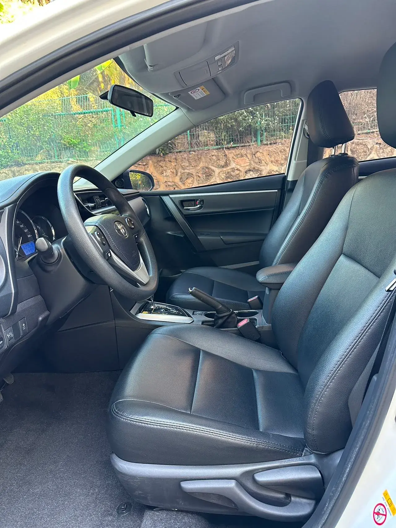 2018 TOYOTA COROLLA thumbnail 4