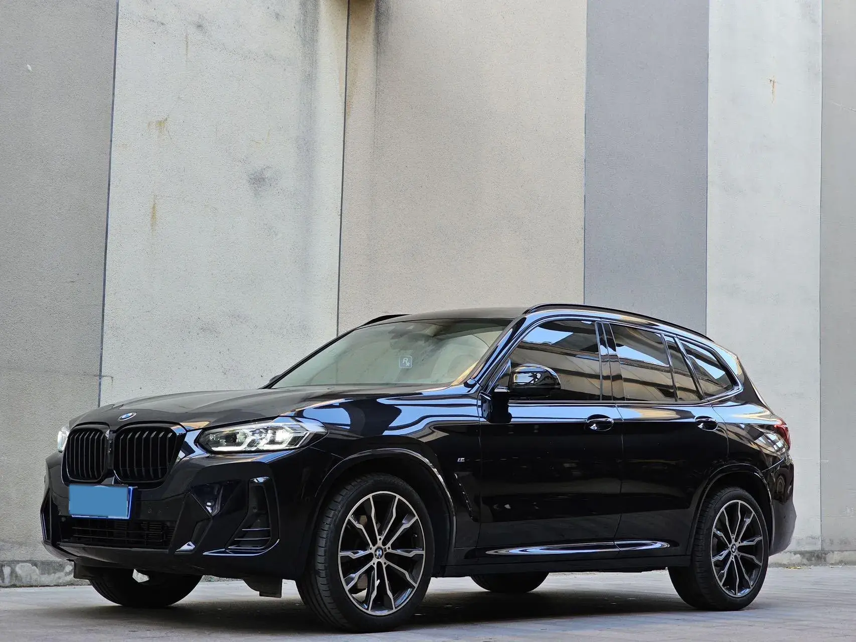 2023 BMW X3 view 1