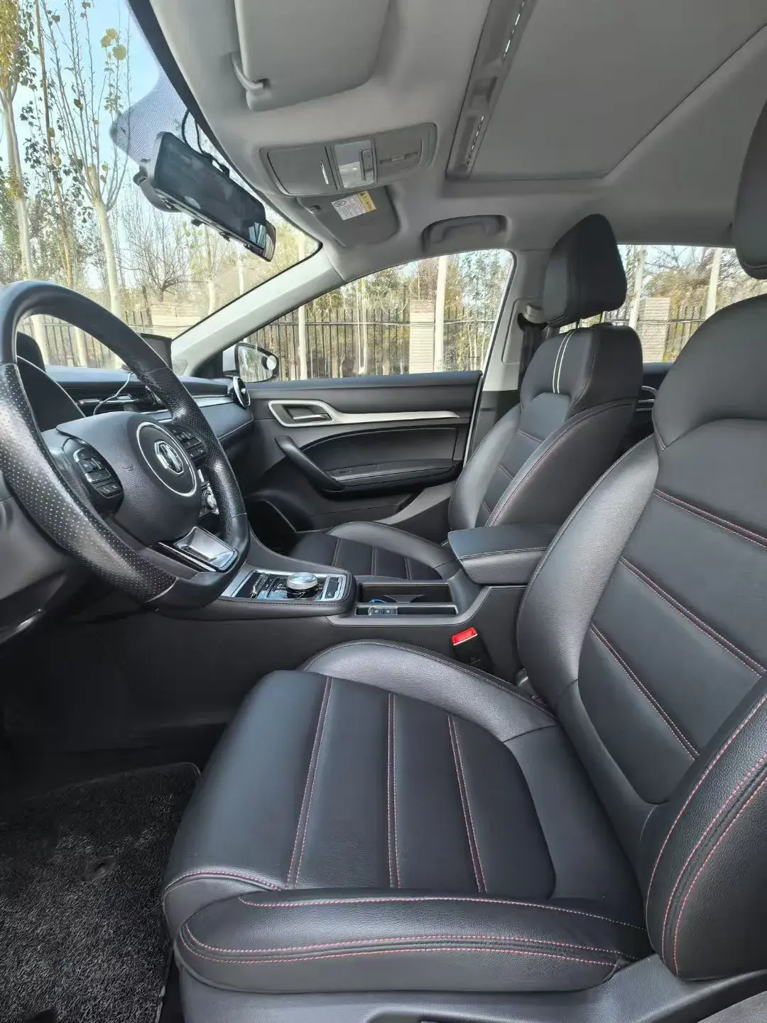 2019 LYNK&CO 01 thumbnail 4