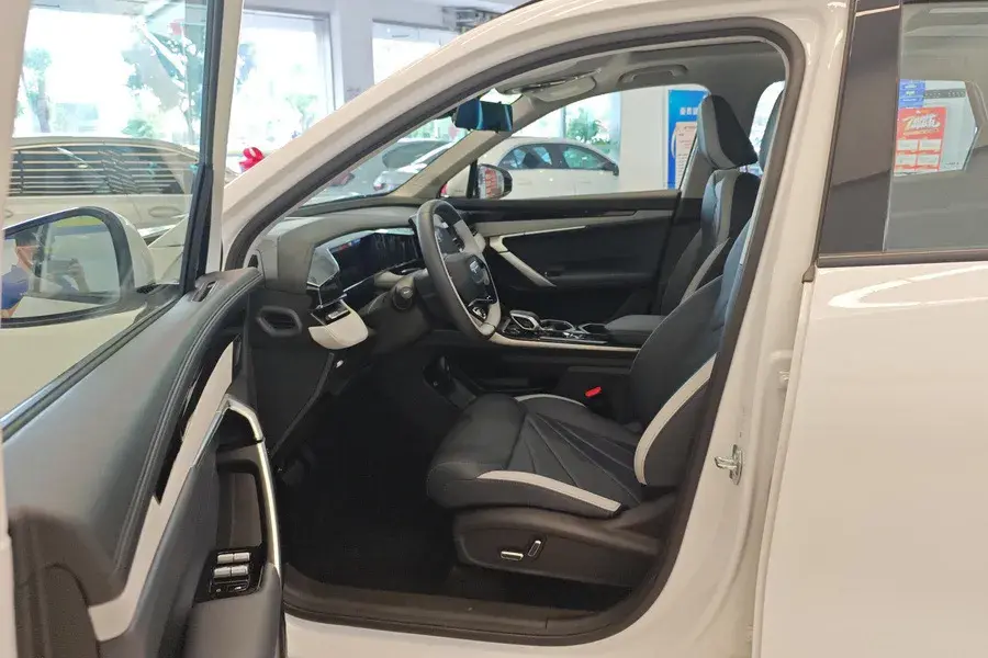 2023 GEELY STARRAY thumbnail 4