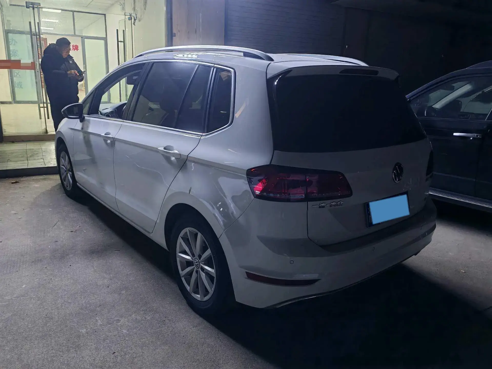 2019 VOLKSWAGEN GOLF thumbnail 4