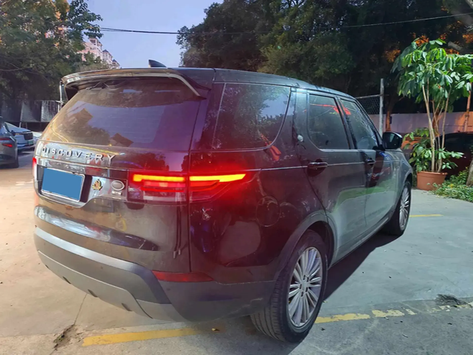 2017 LAND ROVER thumbnail 4