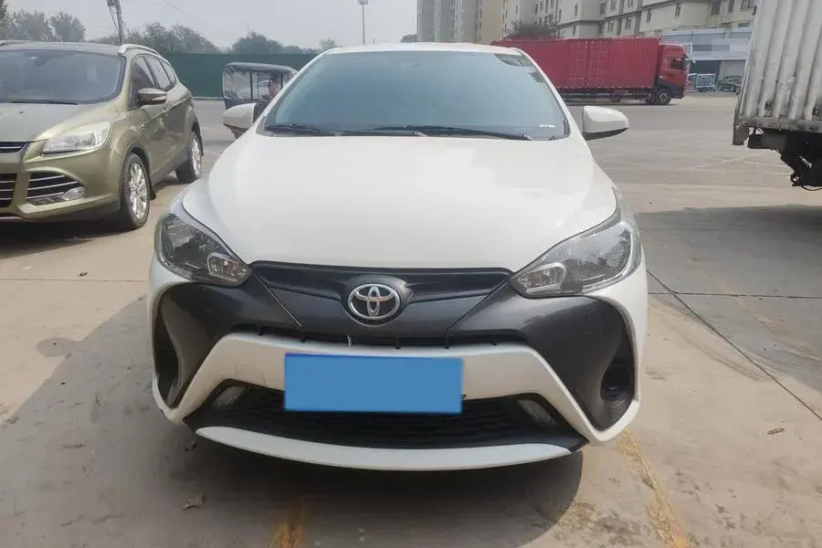 2022 TOYOTA YARIS thumbnail 3