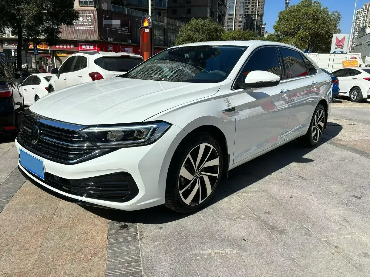 2023 Volkswagen Sagitar 1.5T 160HP L4 7DCT