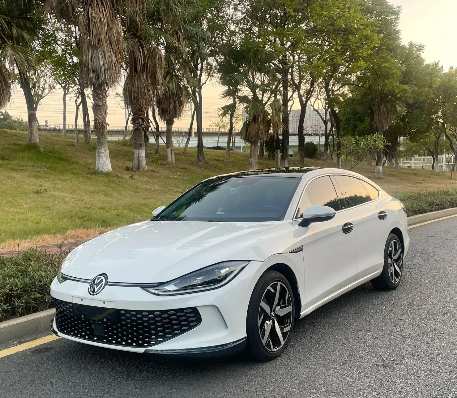 2023 VOLKSWAGEN LAMANDO view 1