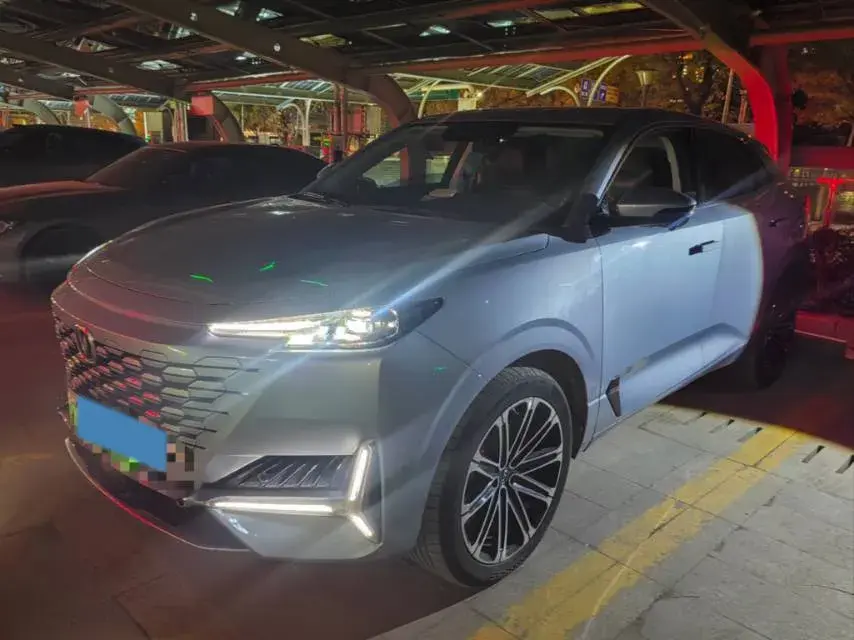 2022 ChangAn UNI-K iDD 1.5T 170HP L4 6TCT PHEV 30.74KWH