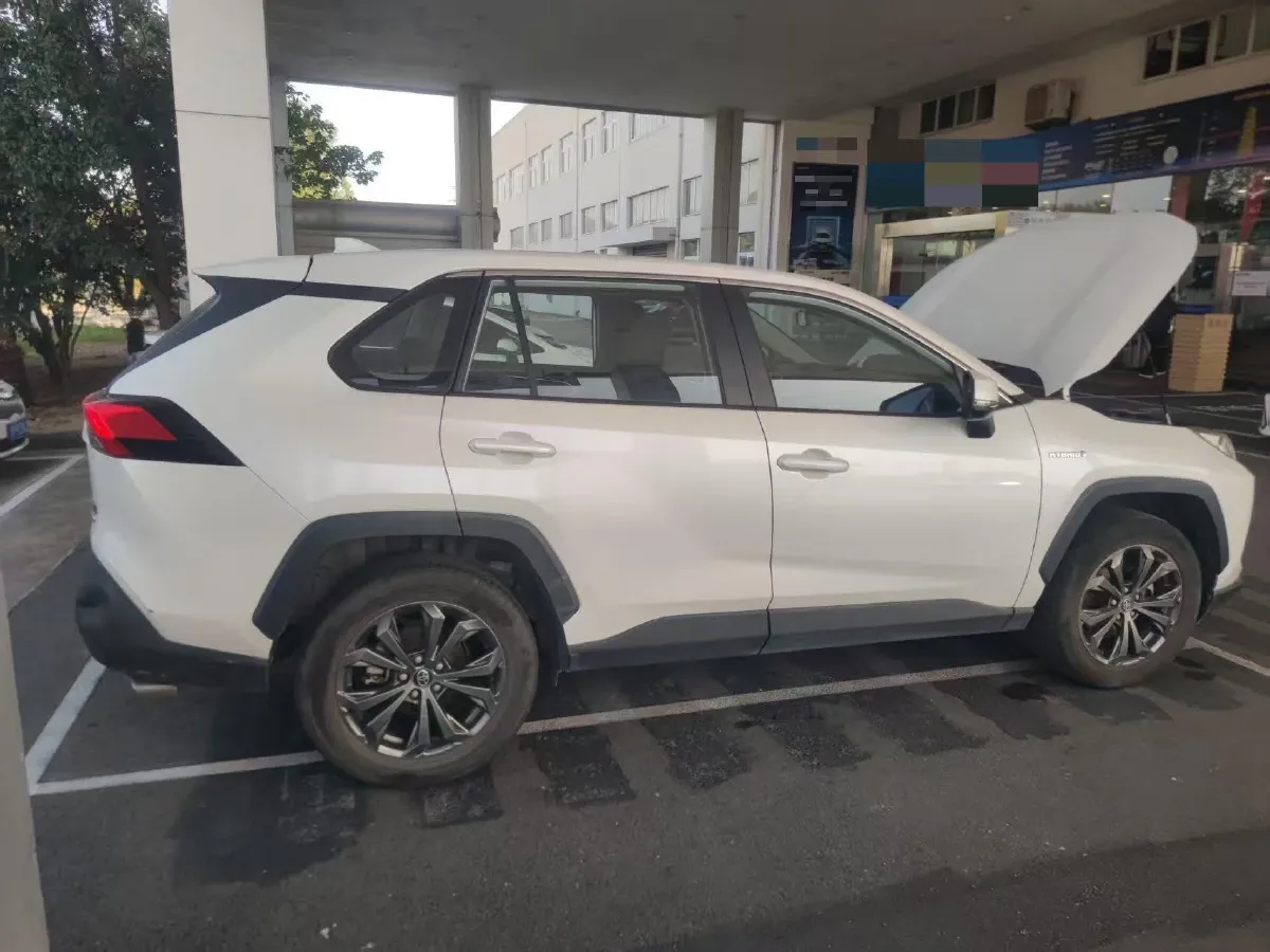 2023 Toyota RAV4 Hybird E+ 2.5L 180HP L4 E-CVT PHEV 15.984KWH,autocango,china used car exporter,china ev exporter,chinese used car exporter,chinese used ev exporter