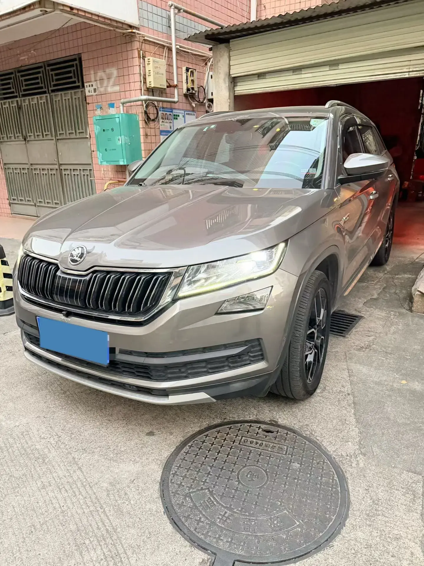 2019 SKODA KODIAK view 1