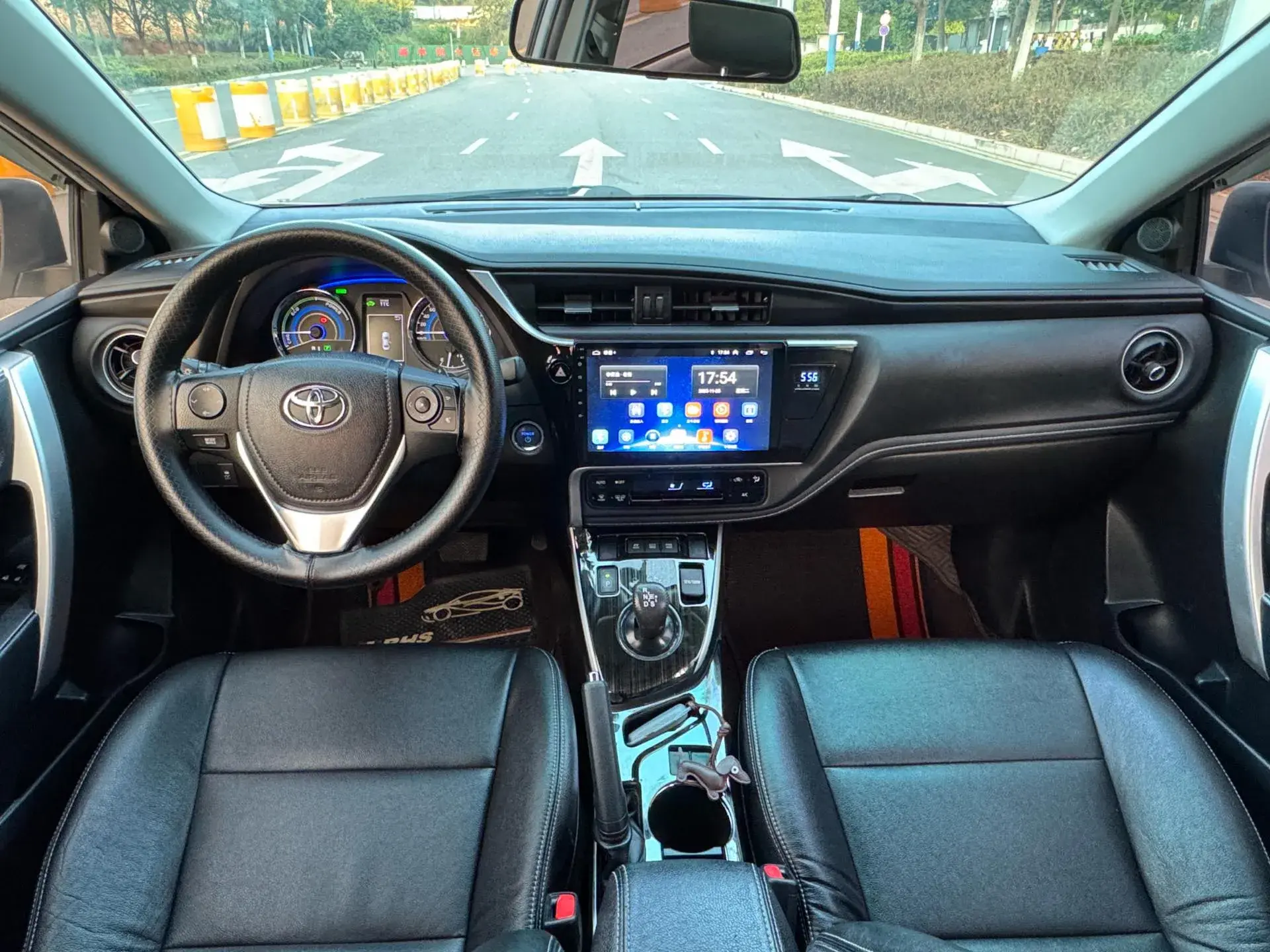 2018 TOYOTA COROLLA thumbnail 4