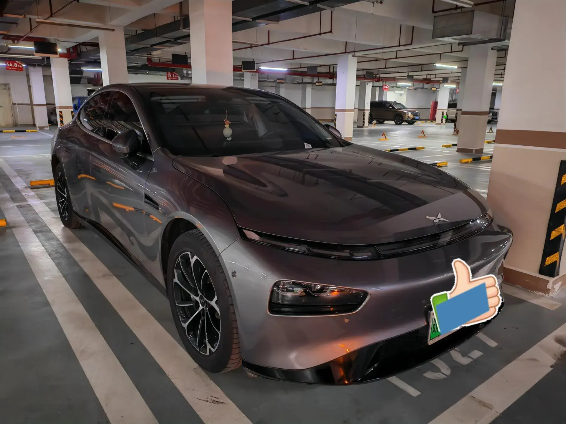 2022 XPENG P7 thumbnail 3