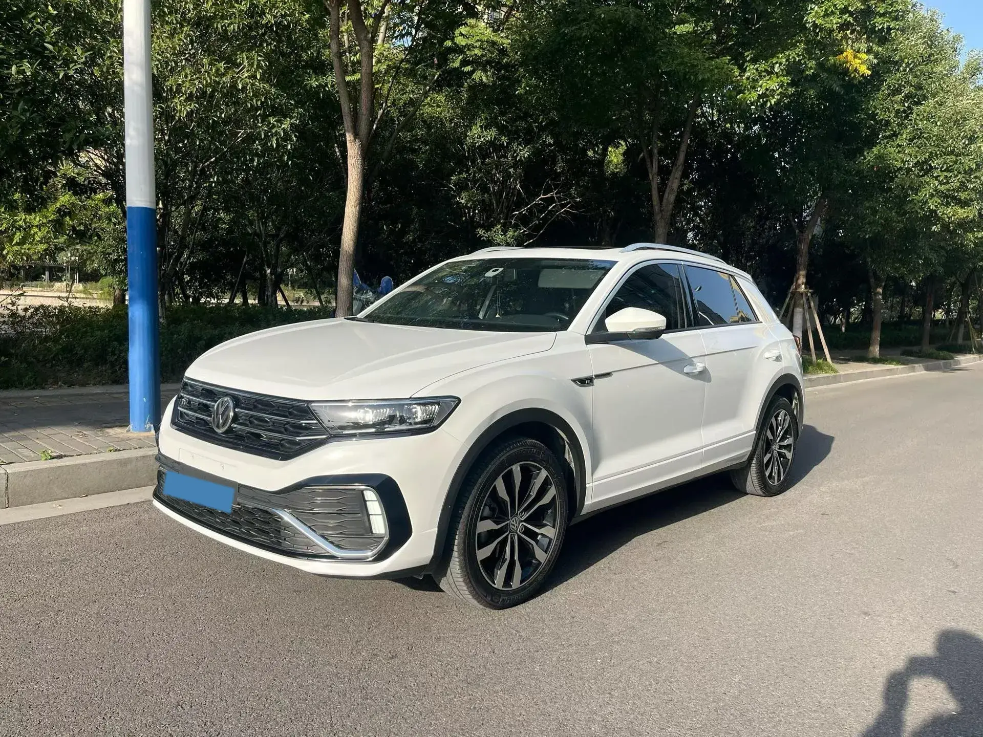 2020 VOLKSWAGEN T-ROC view 1