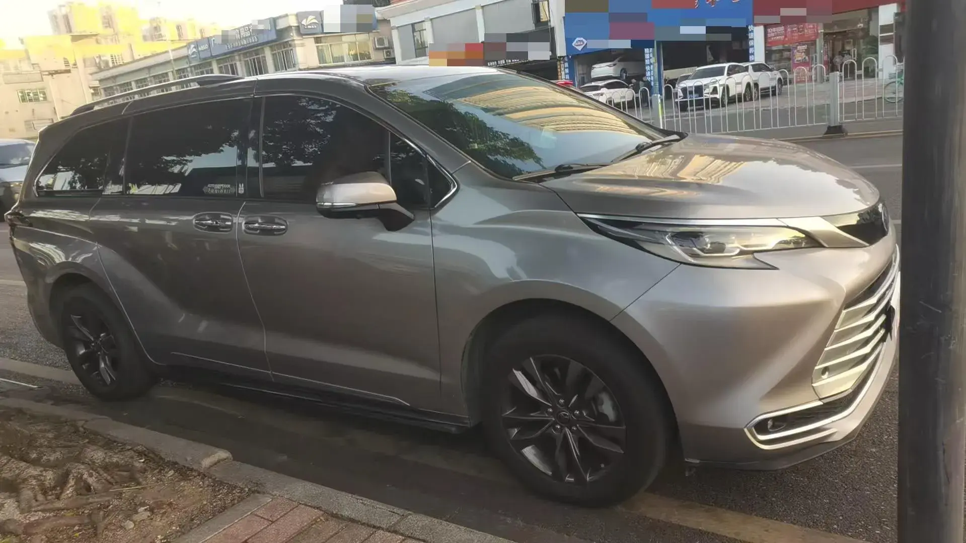 2021 TOYOTA SIENNA thumbnail 3