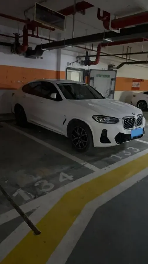 2022 BMW X4 2.0T 245HP L4 8AT,autocango,china used car exporter,china ev exporter,chinese used car exporter,chinese used ev exporter