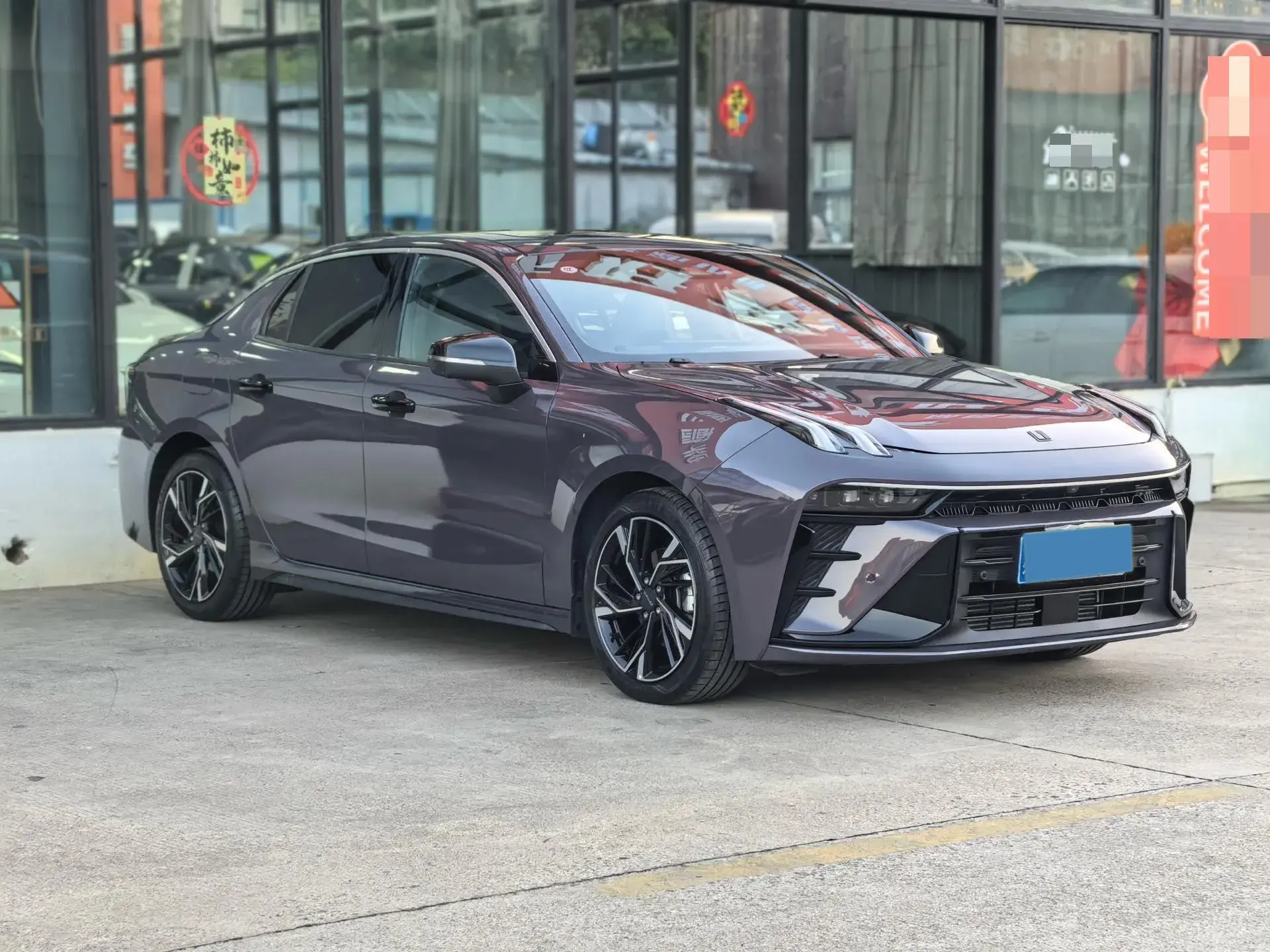 2025 LYNK&CO 03 thumbnail 4