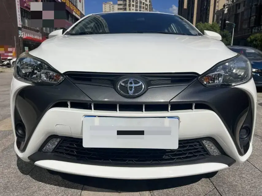 2019 TOYOTA YARIS thumbnail 3
