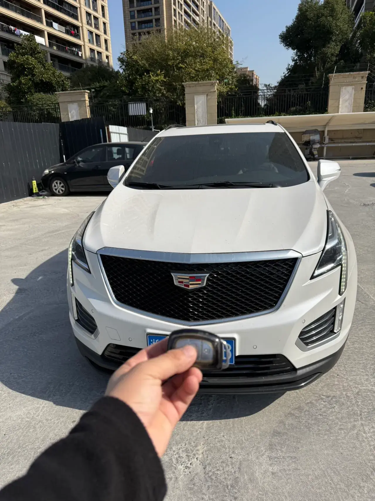 2024 CADILLAC XT5 thumbnail 3