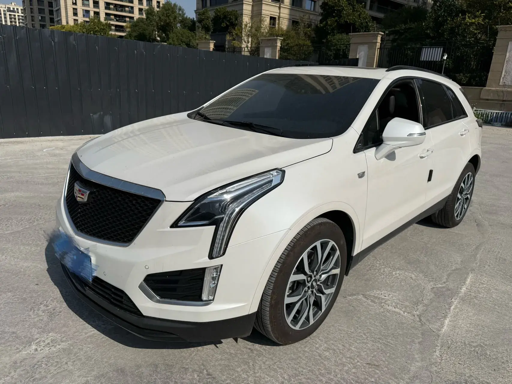 2024 CADILLAC XT5 view 1