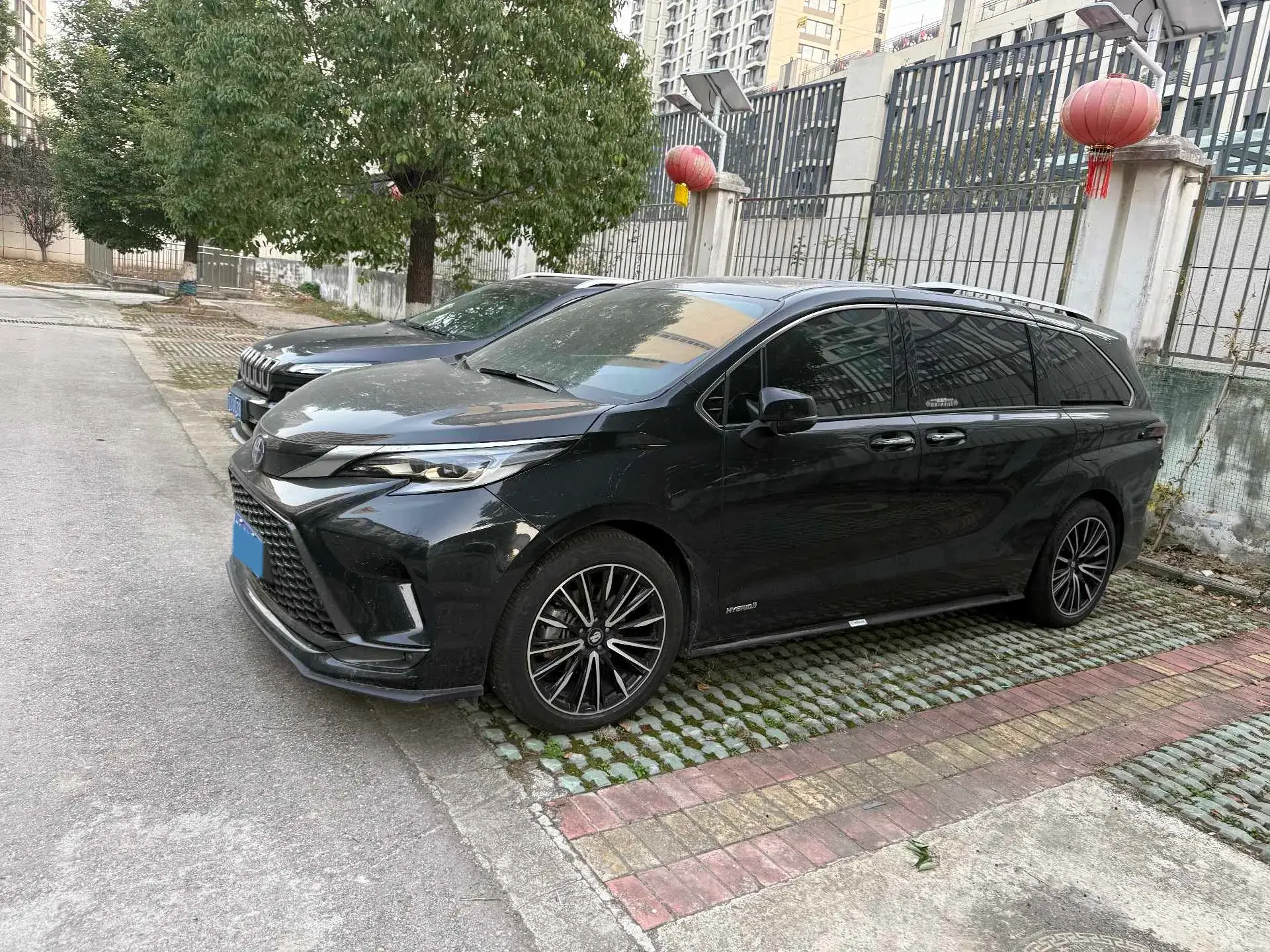 2023 TOYOTA GRANVIA view 1