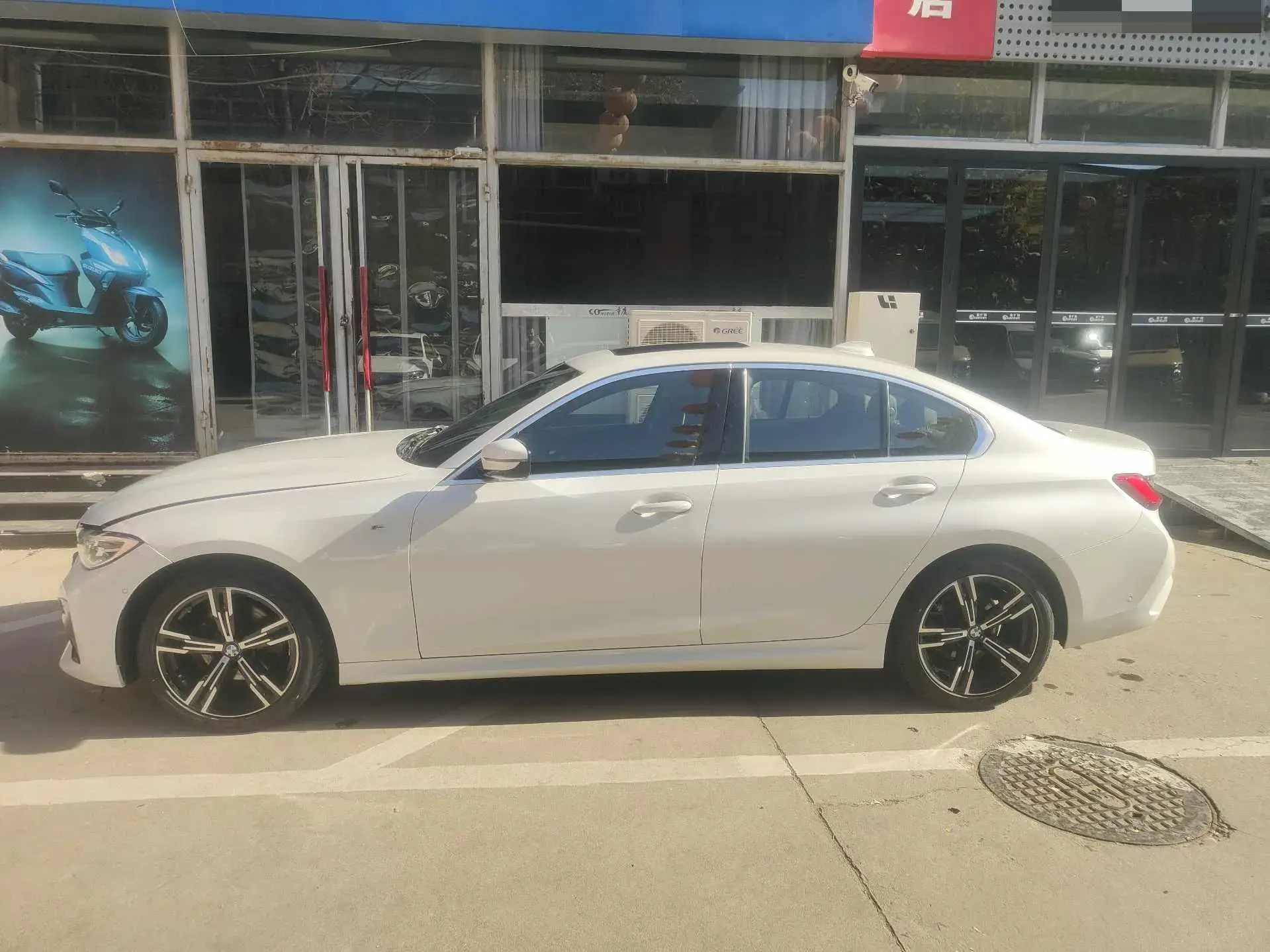 2021 BMW 3 thumbnail 3