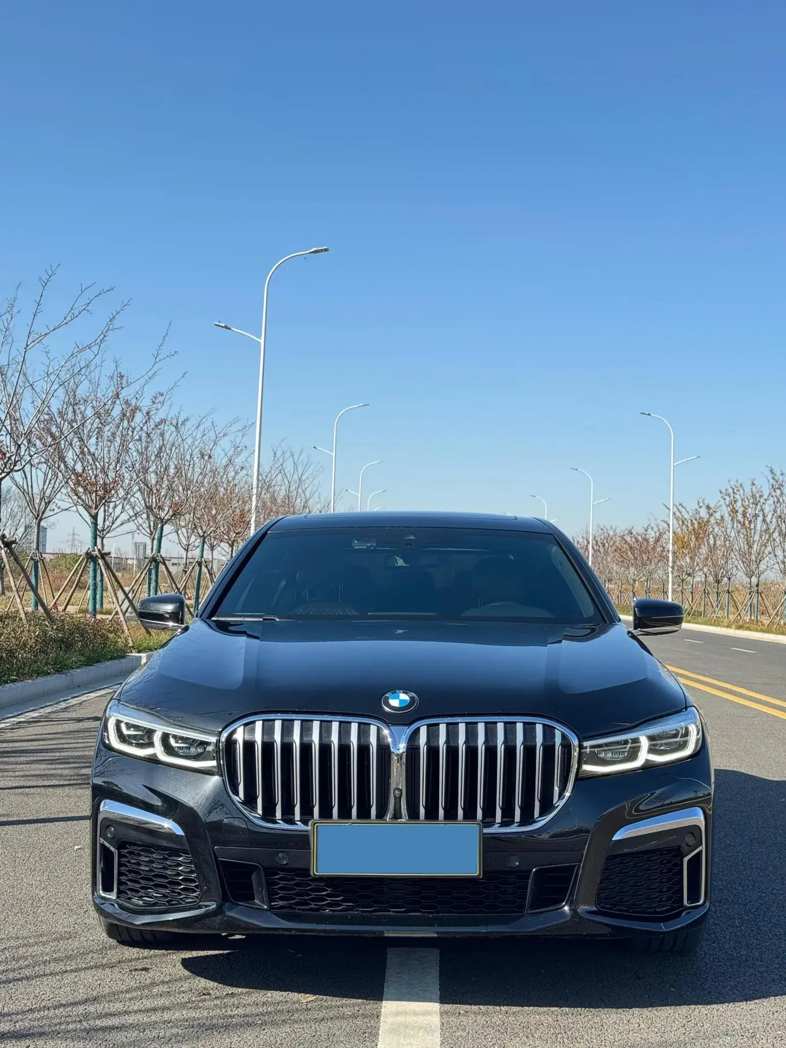 2021 BMW 7 thumbnail 2