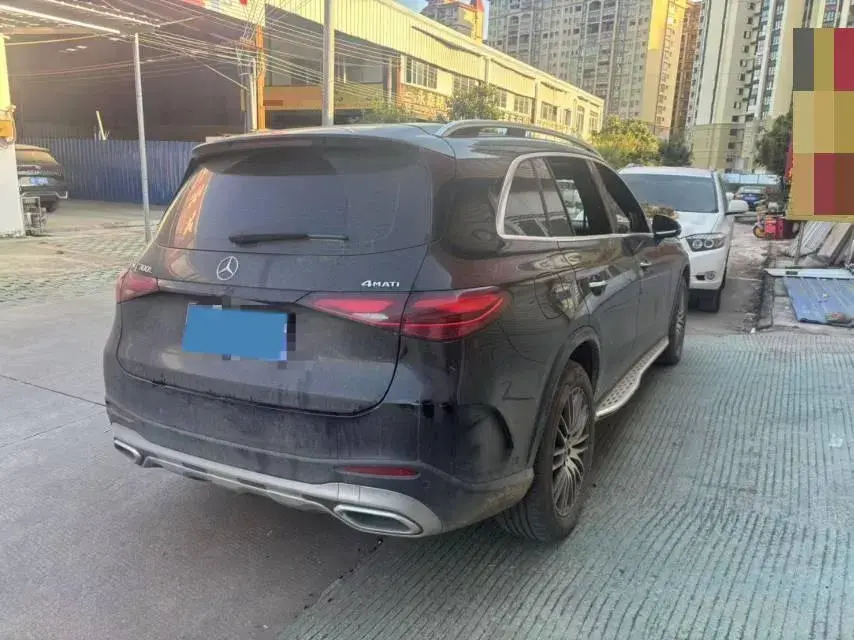 2025 MERCEDES-BENZ GLC thumbnail 4