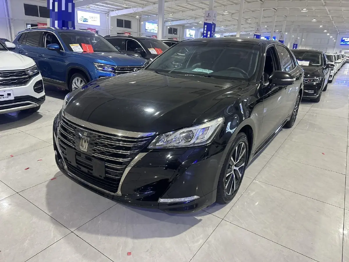 2018 Toyota Crown 2.0T 235HP L4 8AT