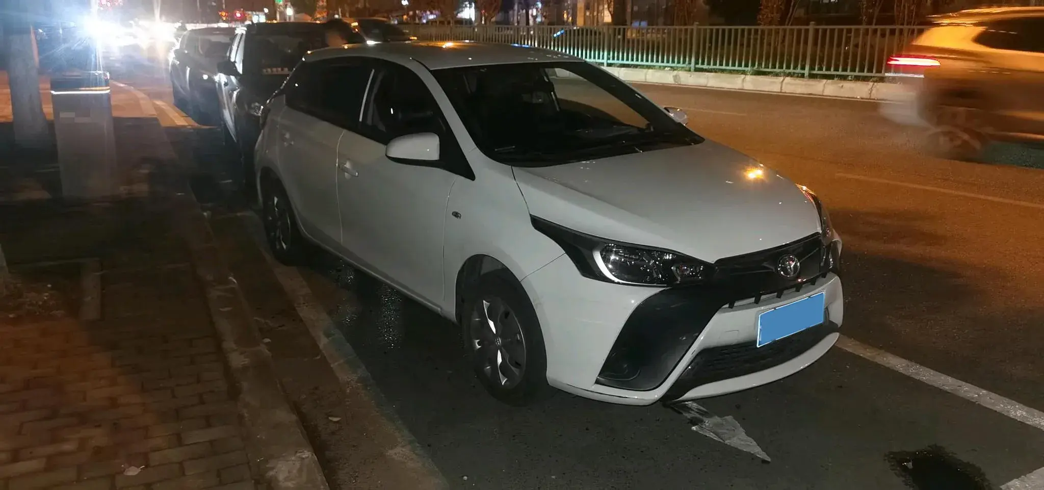 2021 TOYOTA YARIS thumbnail 2