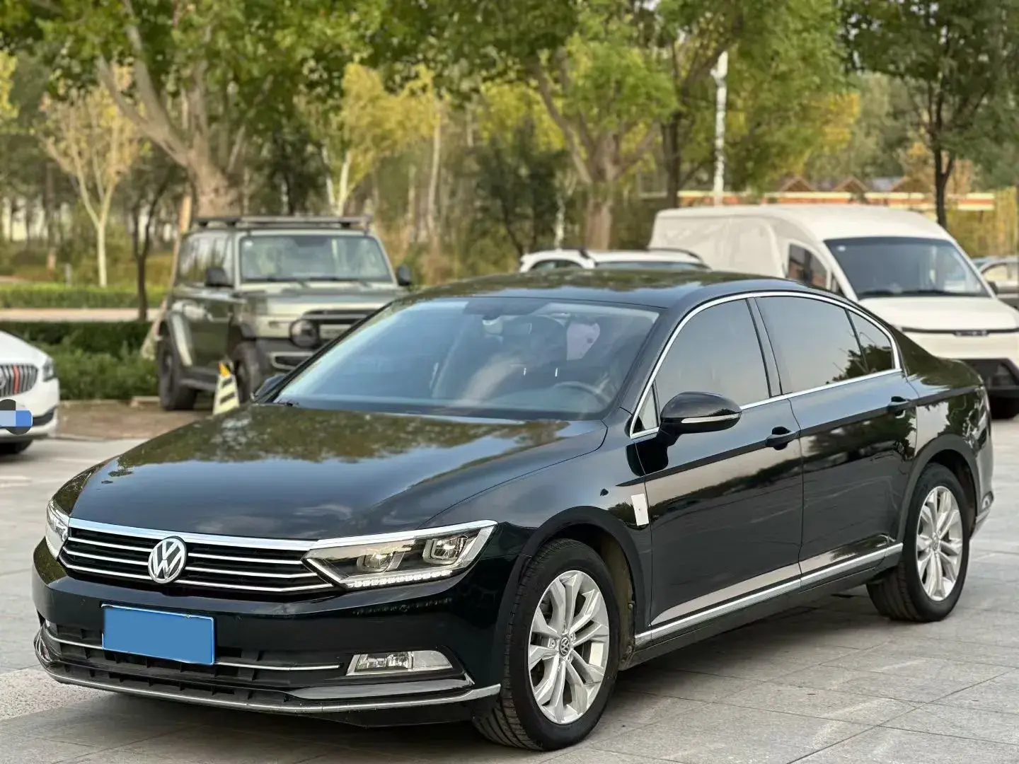 2017 VOLKSWAGEN MAGOTAN view 1