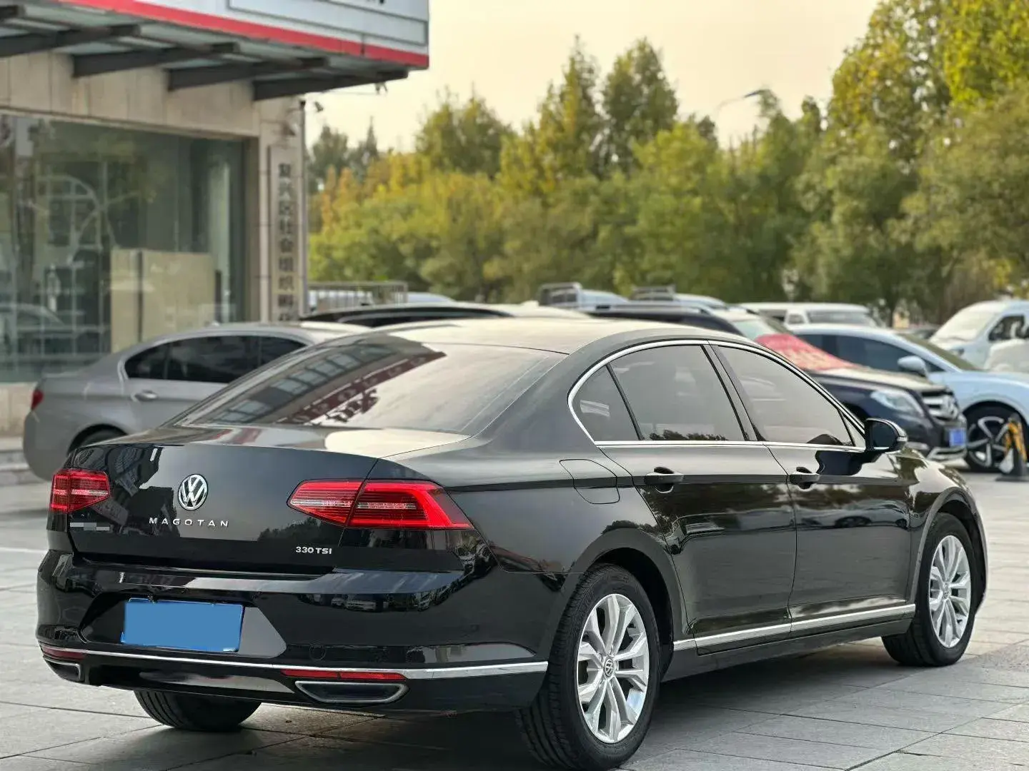 2017 VOLKSWAGEN MAGOTAN thumbnail 2