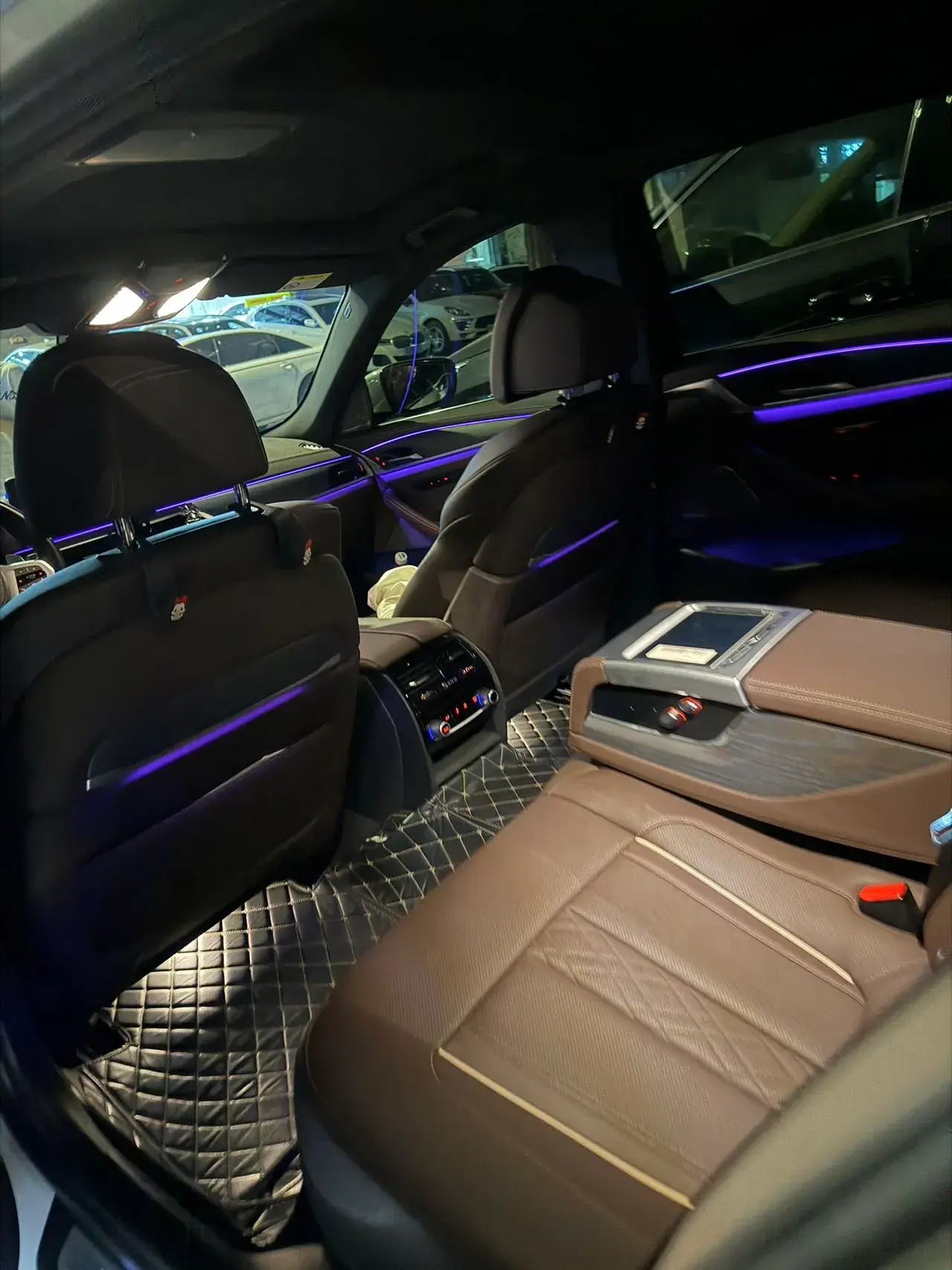 2022 BMW 5 thumbnail 4