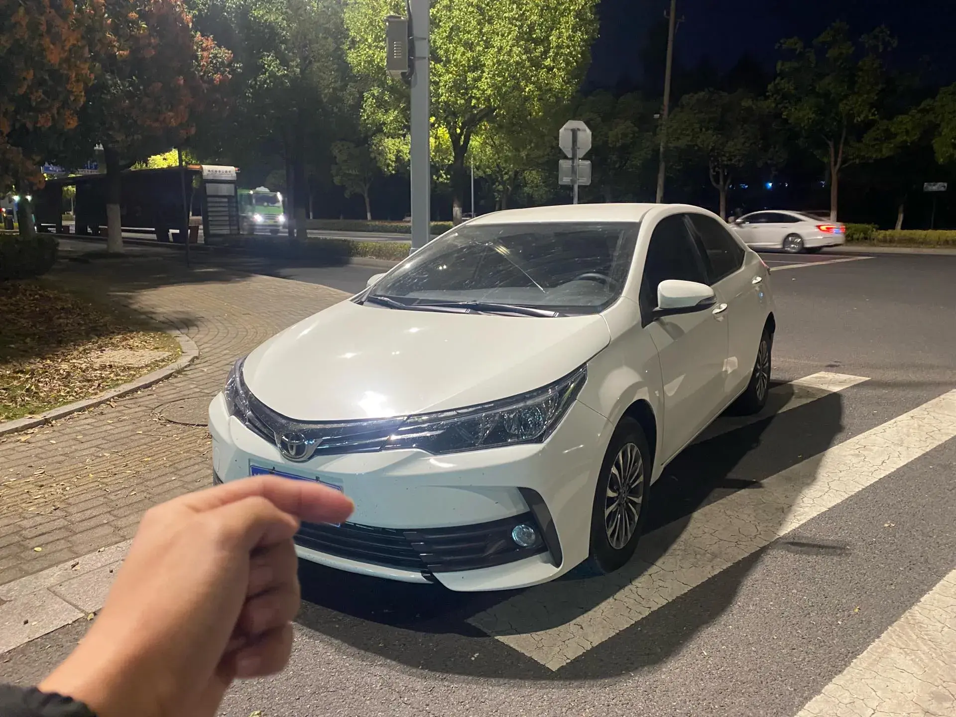 2018 TOYOTA COROLLA view 1